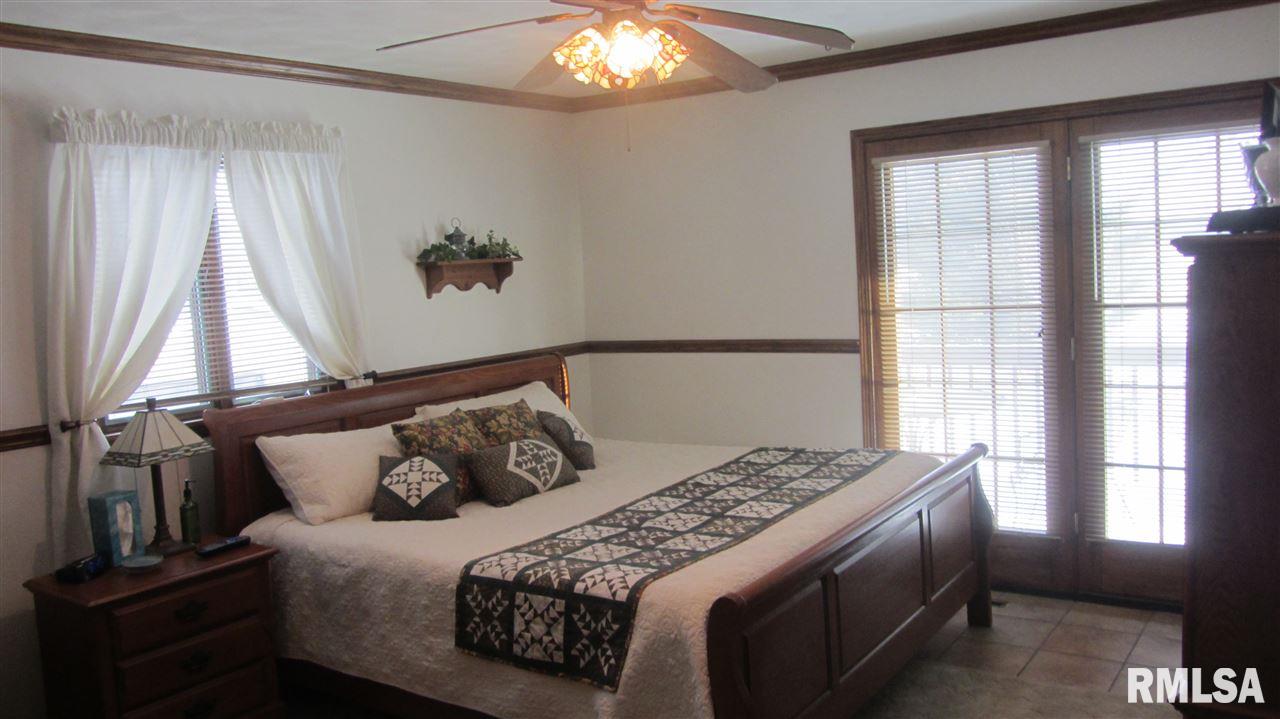 7427 106th Avenue West Taylor Ridge, IL 61284 - Photo 12 of 24 Gallery Image 12