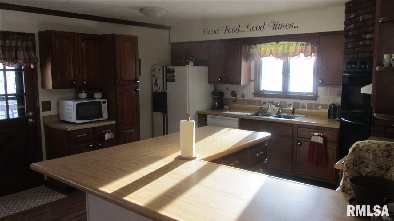 7427 106th Avenue West Taylor Ridge, IL 61284 - Photo 6 of 24 Gallery Image 6