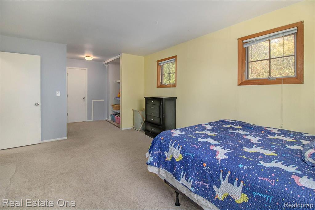1296 Barneswood Lane Rochester Hills, MI 48306 - Photo 21 of 32