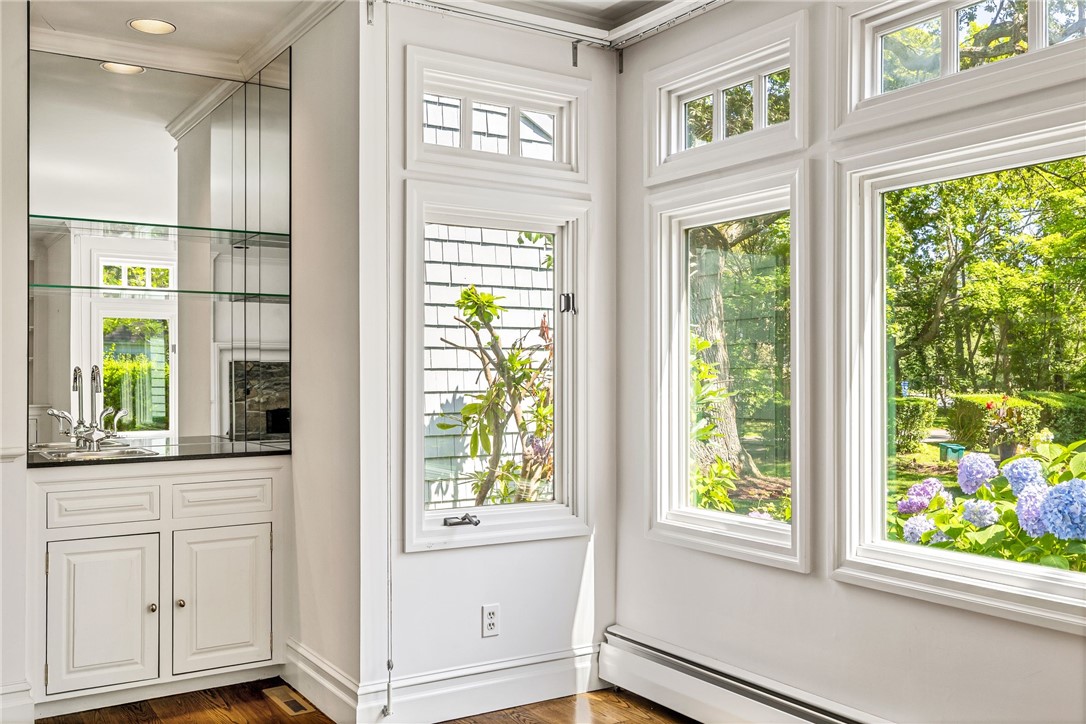 97 Harrison Avenue, Unit P1 Newport, RI 02840 - Photo 19 of 43 Wet Bar