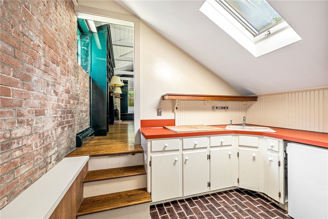 97 Harrison Avenue, Unit P1 Newport, RI 02840 - Photo 42 of 43 Original Potting Shed