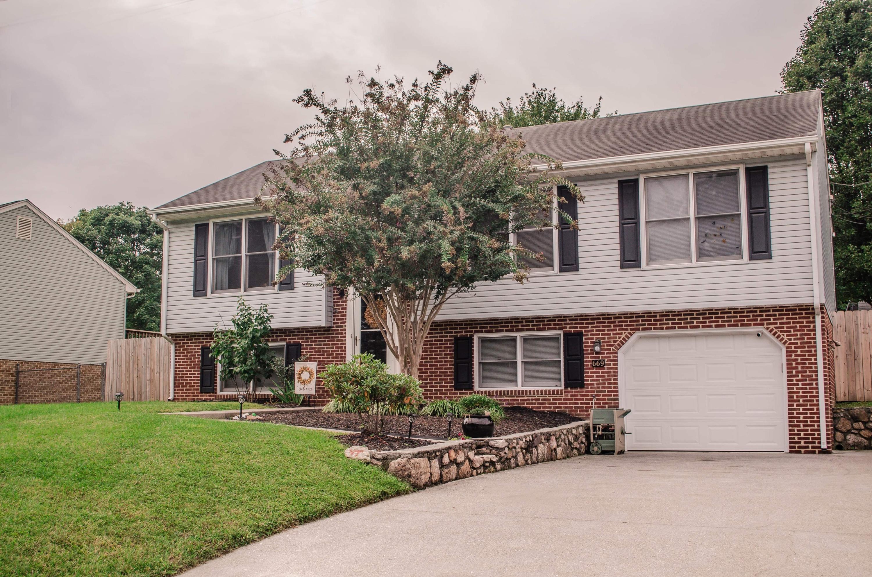 669 Kessler Mill Road Salem, VA 24153 - Photo 1 of 42 Front of house