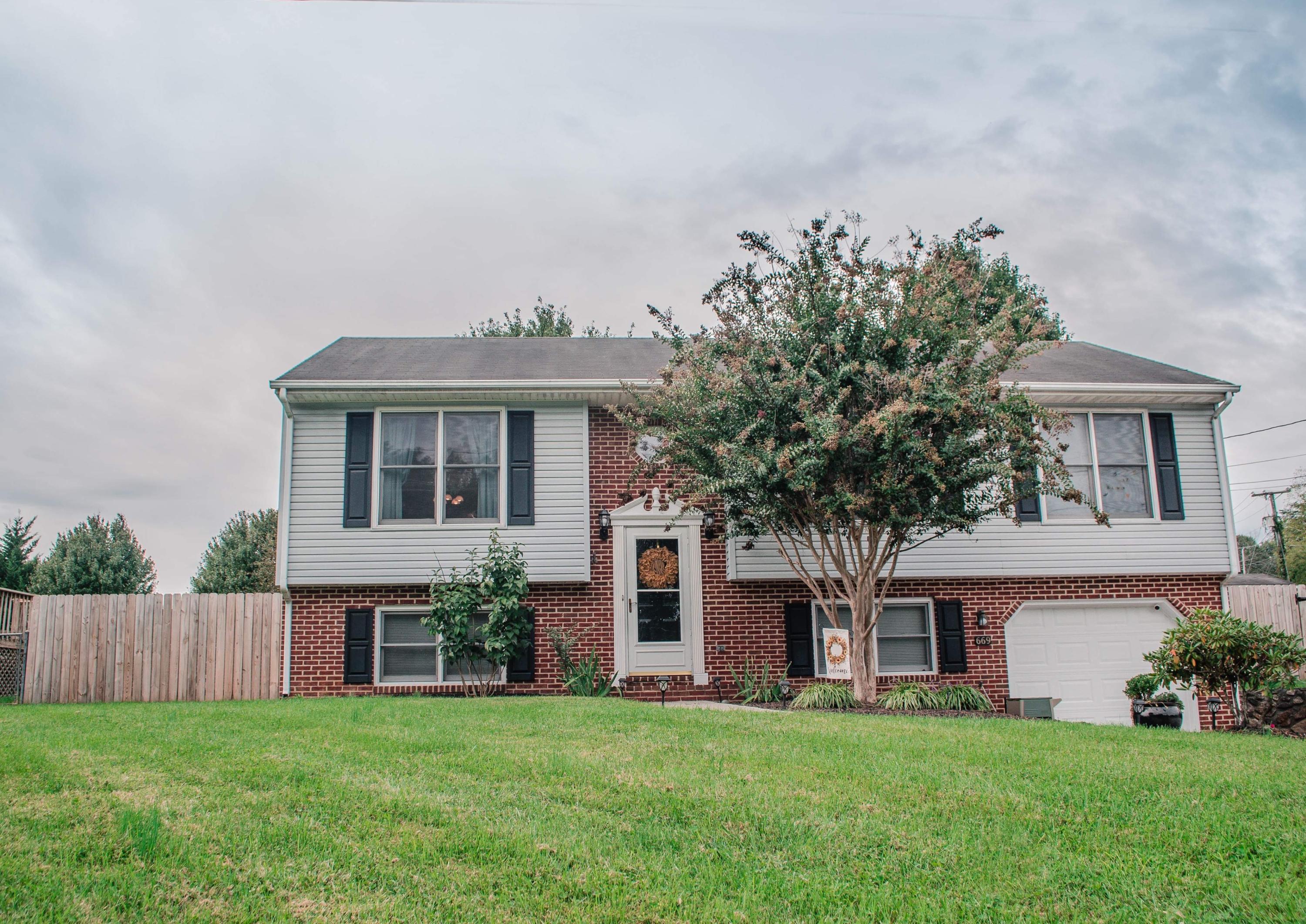 669 Kessler Mill Road Salem, VA 24153 - Photo 2 of 42 IMG_2337