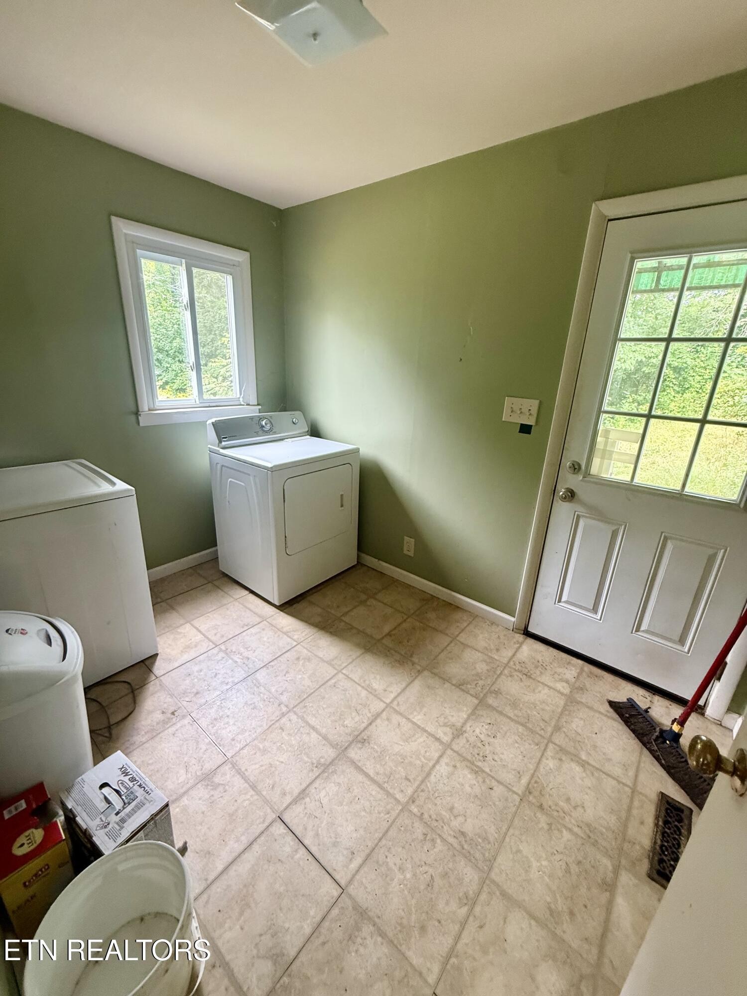 231 Airport Road Oliver Springs, TN 37840 - Photo 5 of 13 Gallery Image 5