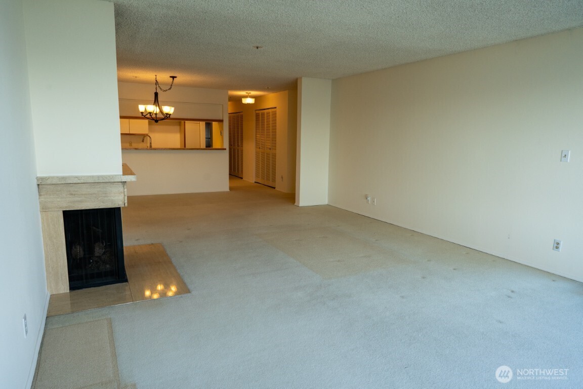 1140 Alki Avenue Southwest, Unit 303 Seattle, WA 98116 - Photo 13 of 28