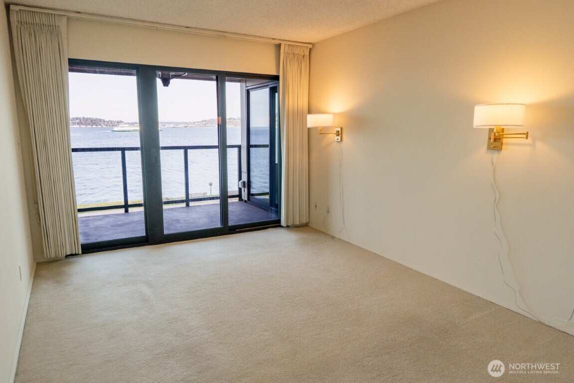 1140 Alki Avenue Southwest, Unit 303 Seattle, WA 98116 - Photo 16 of 28