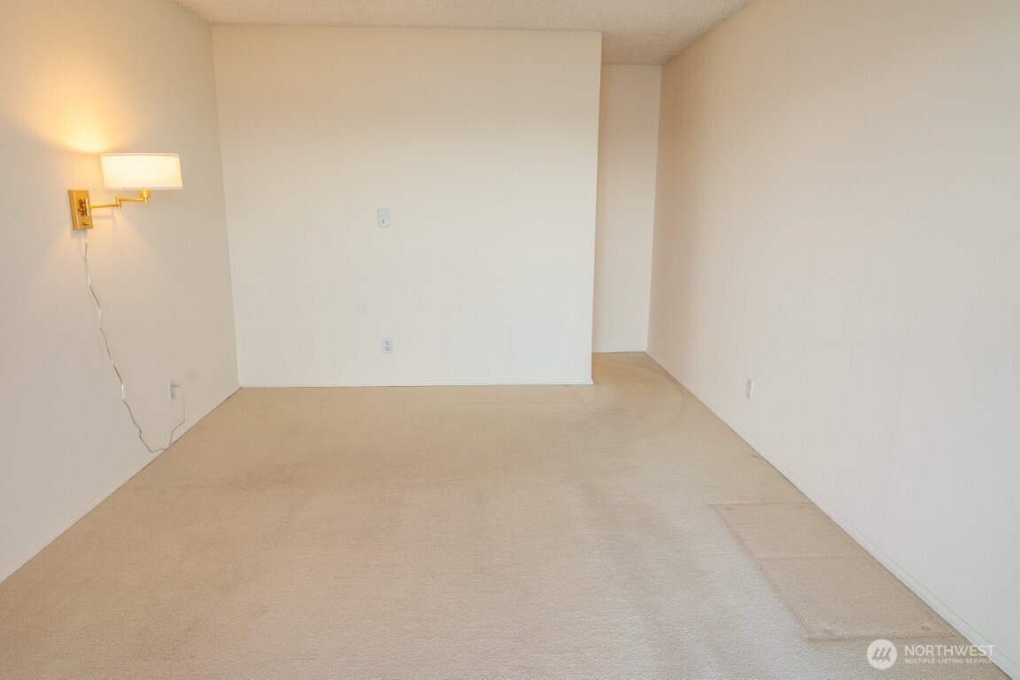 1140 Alki Avenue Southwest, Unit 303 Seattle, WA 98116 - Photo 18 of 28