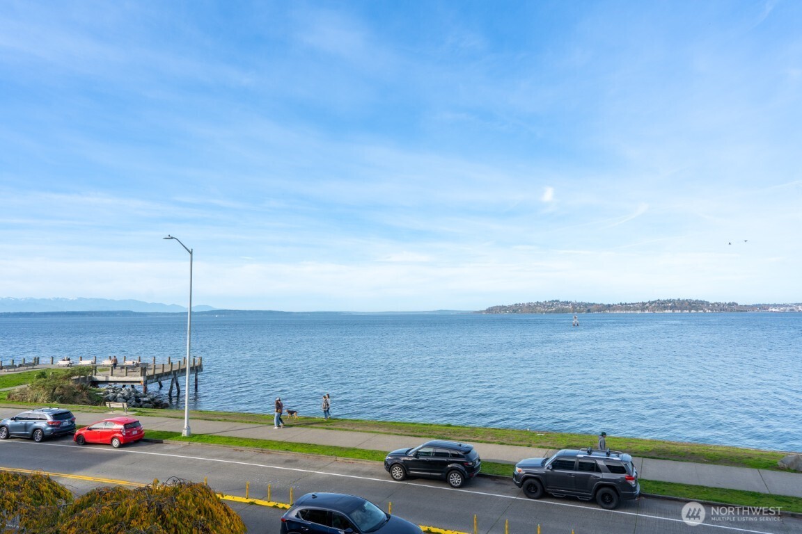1140 Alki Avenue Southwest, Unit 303 Seattle, WA 98116 - Photo 22 of 28