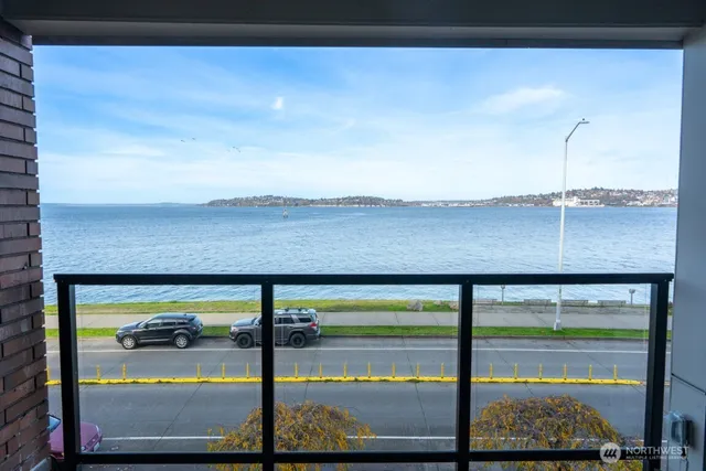 $3,500 | 1140 Alki Avenue Southwest, Unit 303, Seattle, WA 98116