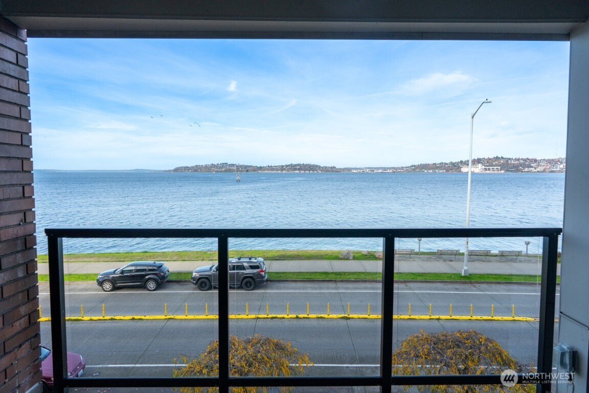 1140 Alki Avenue Southwest, Unit 303 Seattle, WA 98116 - Photo 24 of 28