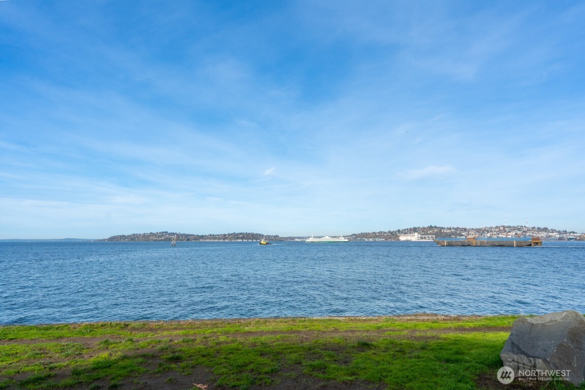 1140 Alki Avenue Southwest, Unit 303 Seattle, WA 98116 - Photo 26 of 28