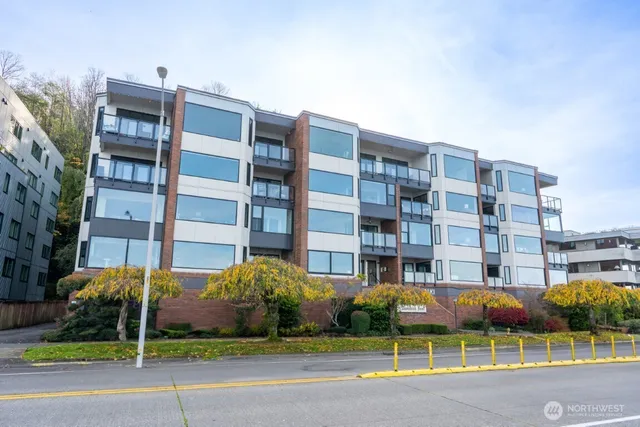 $3,500 | 1140 Alki Avenue Southwest, Unit 303, Seattle, WA 98116
