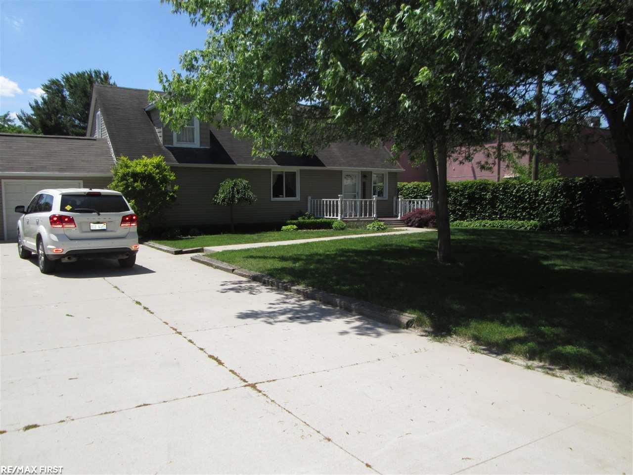 8078 Messmore Road Utica, MI 48317 - Photo 2 of 23 31386037-1.JPG
