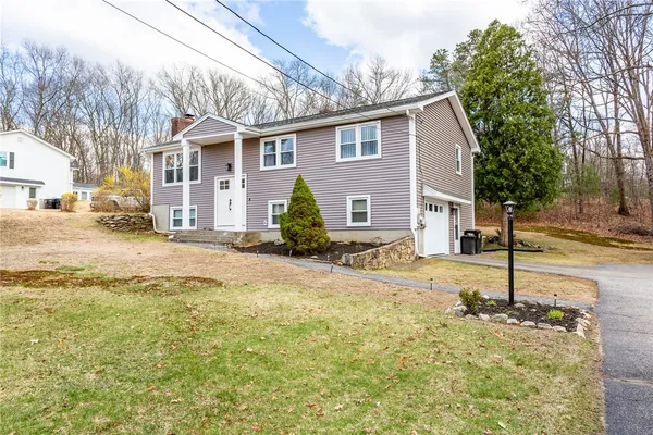 $469,900 | 33 Harkness Road, North Smithfield, RI 02896