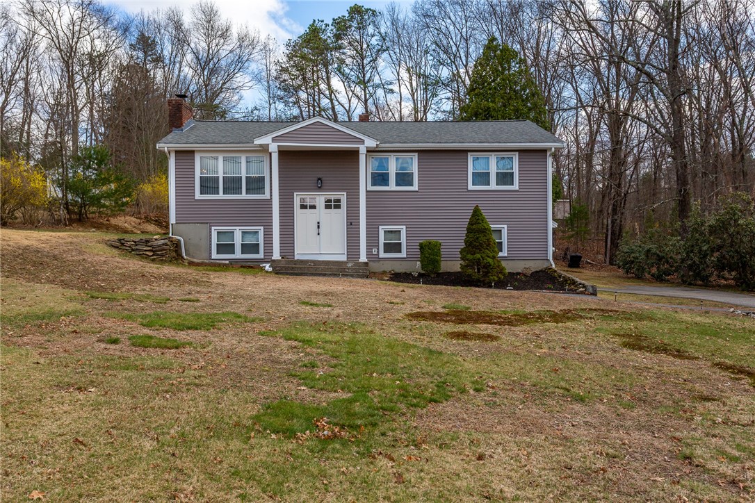 33 Harkness Road North Smithfield, RI 02896 - Photo 2 of 24