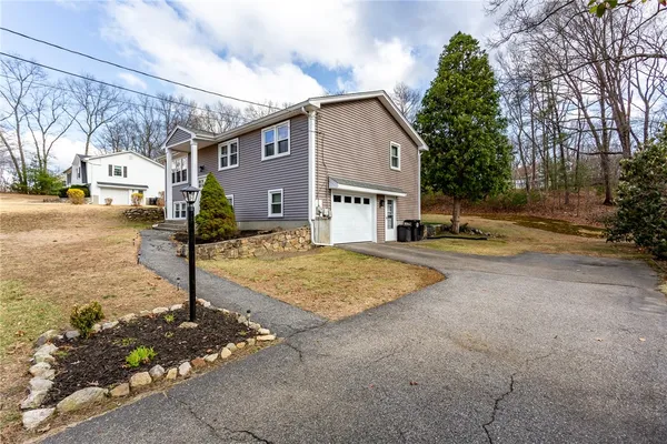 $469,900 | 33 Harkness Road, North Smithfield, RI 02896