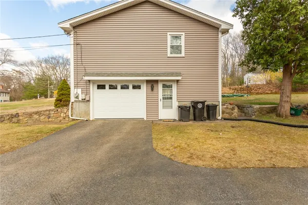 $469,900 | 33 Harkness Road, North Smithfield, RI 02896