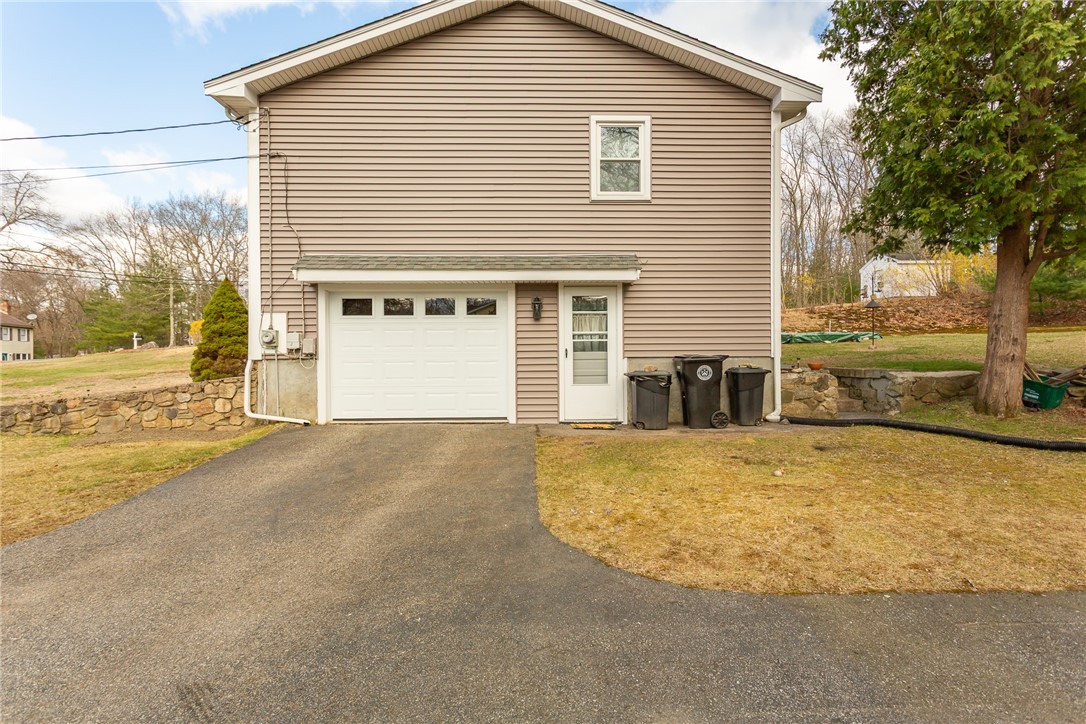 33 Harkness Road North Smithfield, RI 02896 - Photo 6 of 24