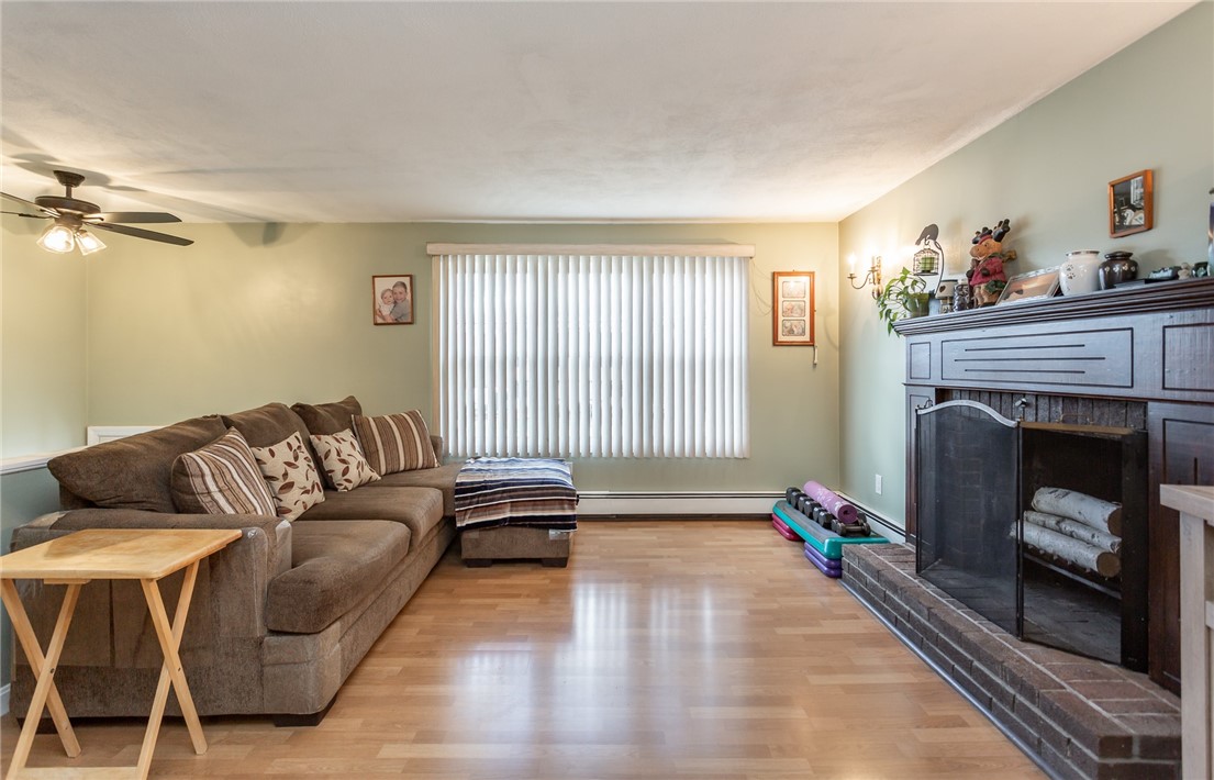 33 Harkness Road North Smithfield, RI 02896 - Photo 8 of 24