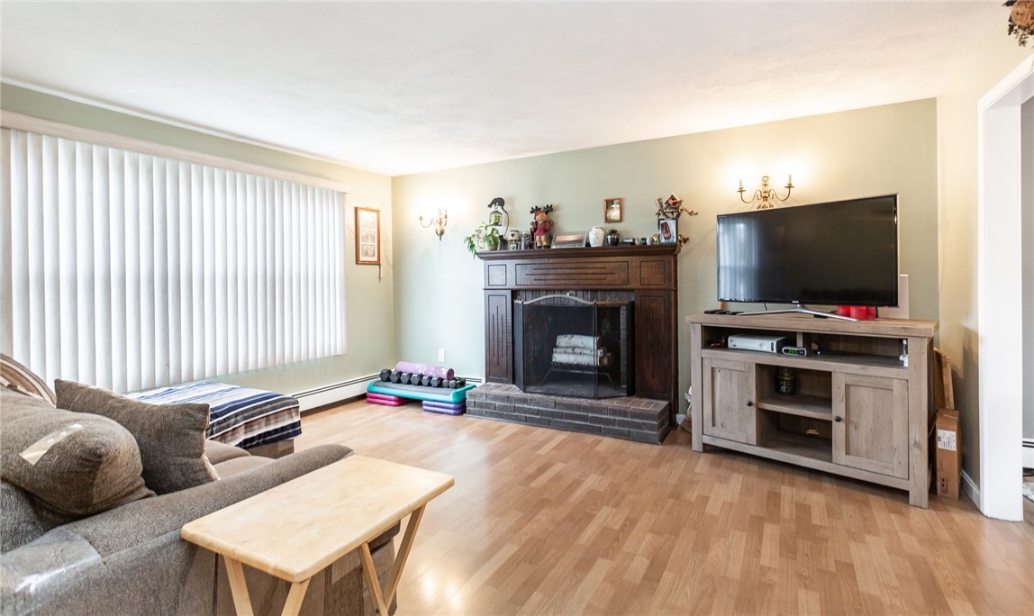 33 Harkness Road North Smithfield, RI 02896 - Photo 9 of 24