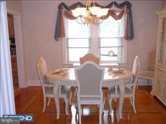 274 Mercer Street Hamilton Square, NJ 08690 - Photo 3 of 11 Dining Room