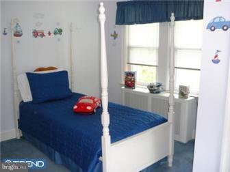 274 Mercer Street Hamilton Square, NJ 08690 - Photo 9 of 11 Bedroom 3