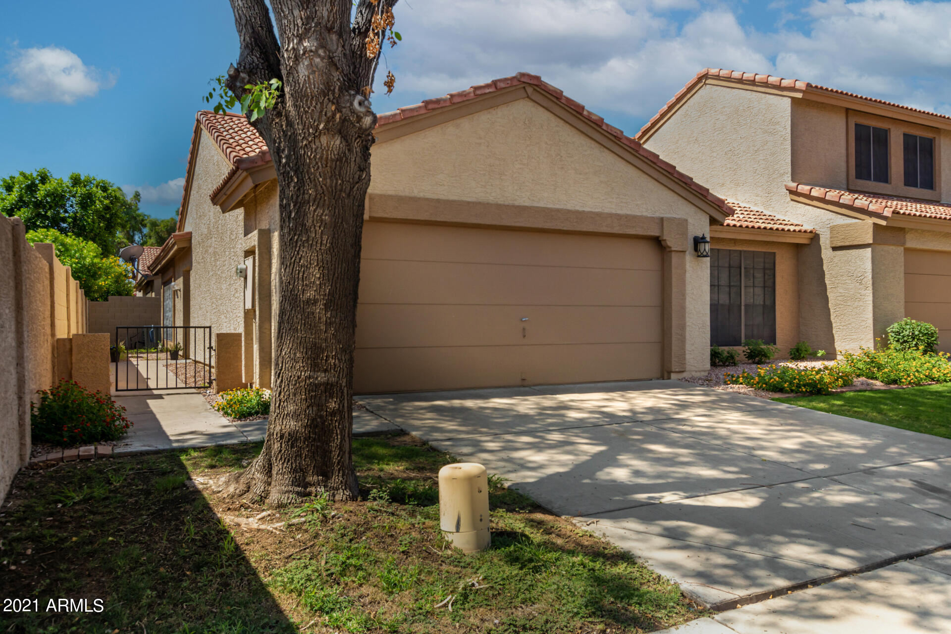 4223 East Agave Road Phoenix, AZ 85044 - Photo 4 of 36 04-Agave