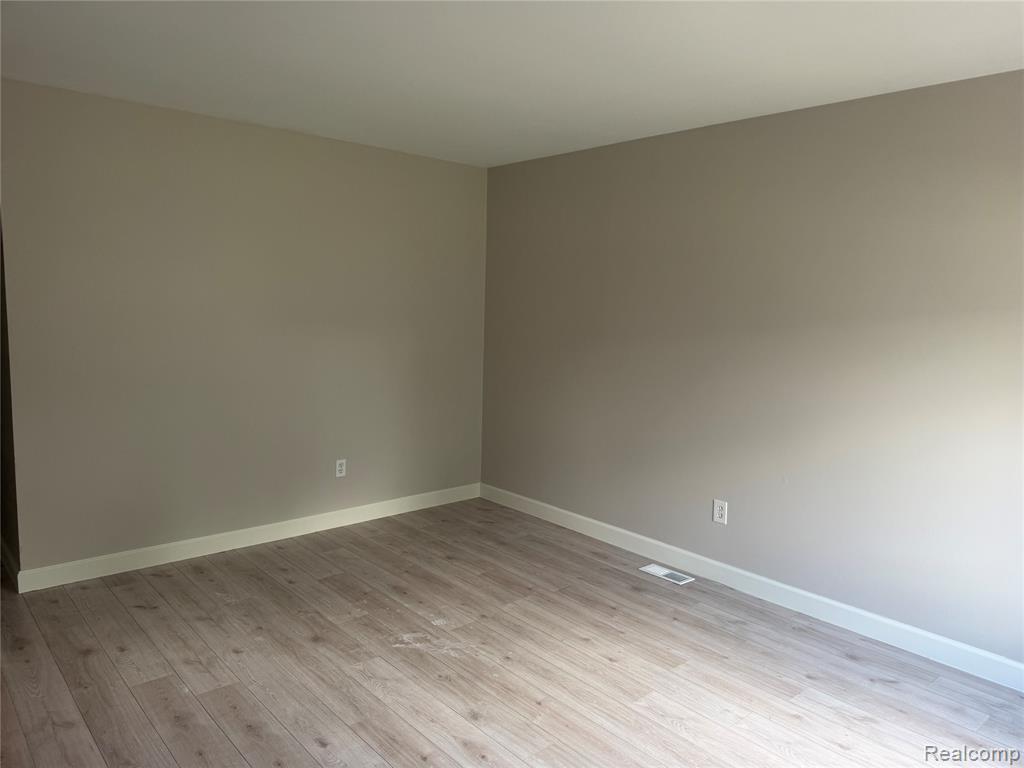 934 Harvard Road Berkley, MI 48072 - Photo 8 of 22