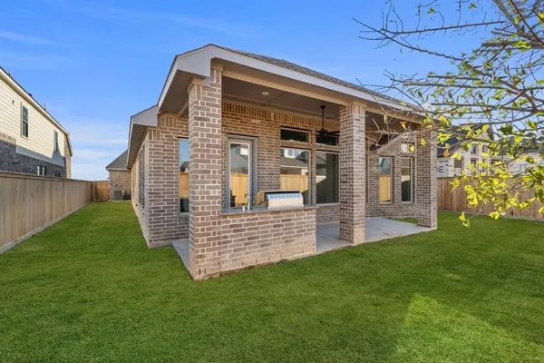 a view of outdoor space yard and porch