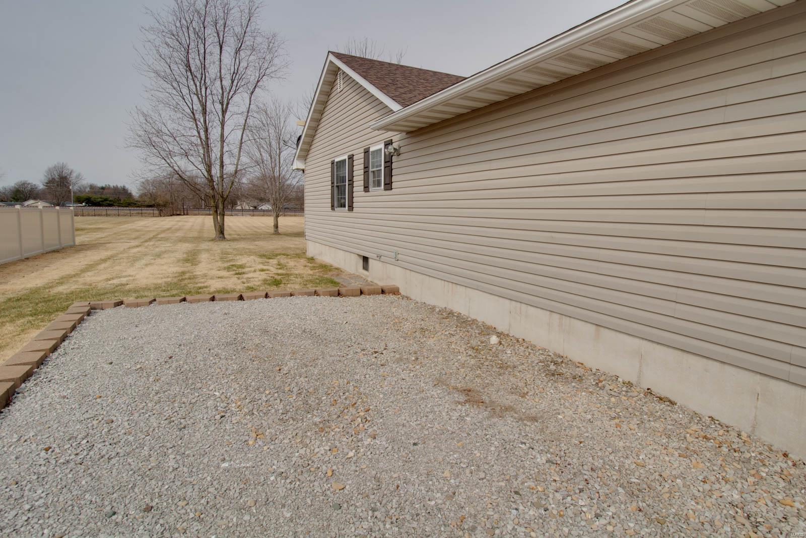 15143 North Humbert Road Brighton, IL 62012 - Photo 35 of 35