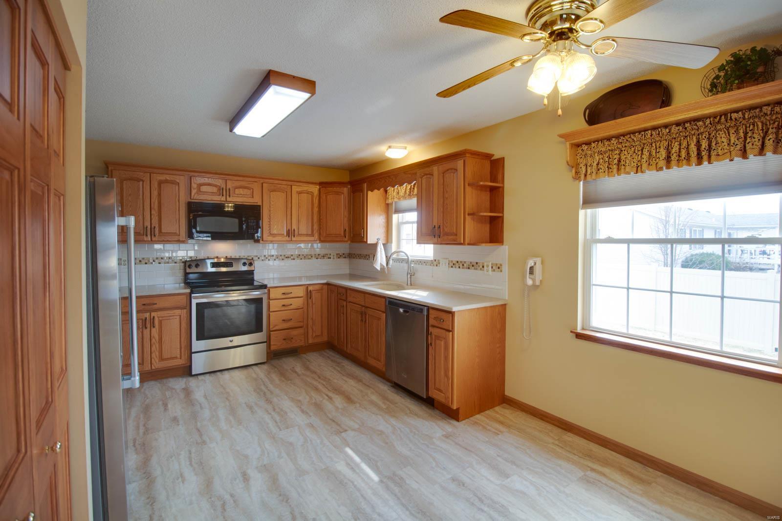 15143 North Humbert Road Brighton, IL 62012 - Photo 9 of 35