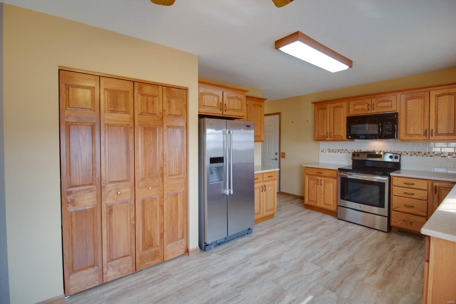 15143 North Humbert Road Brighton, IL 62012 - Photo 10 of 35