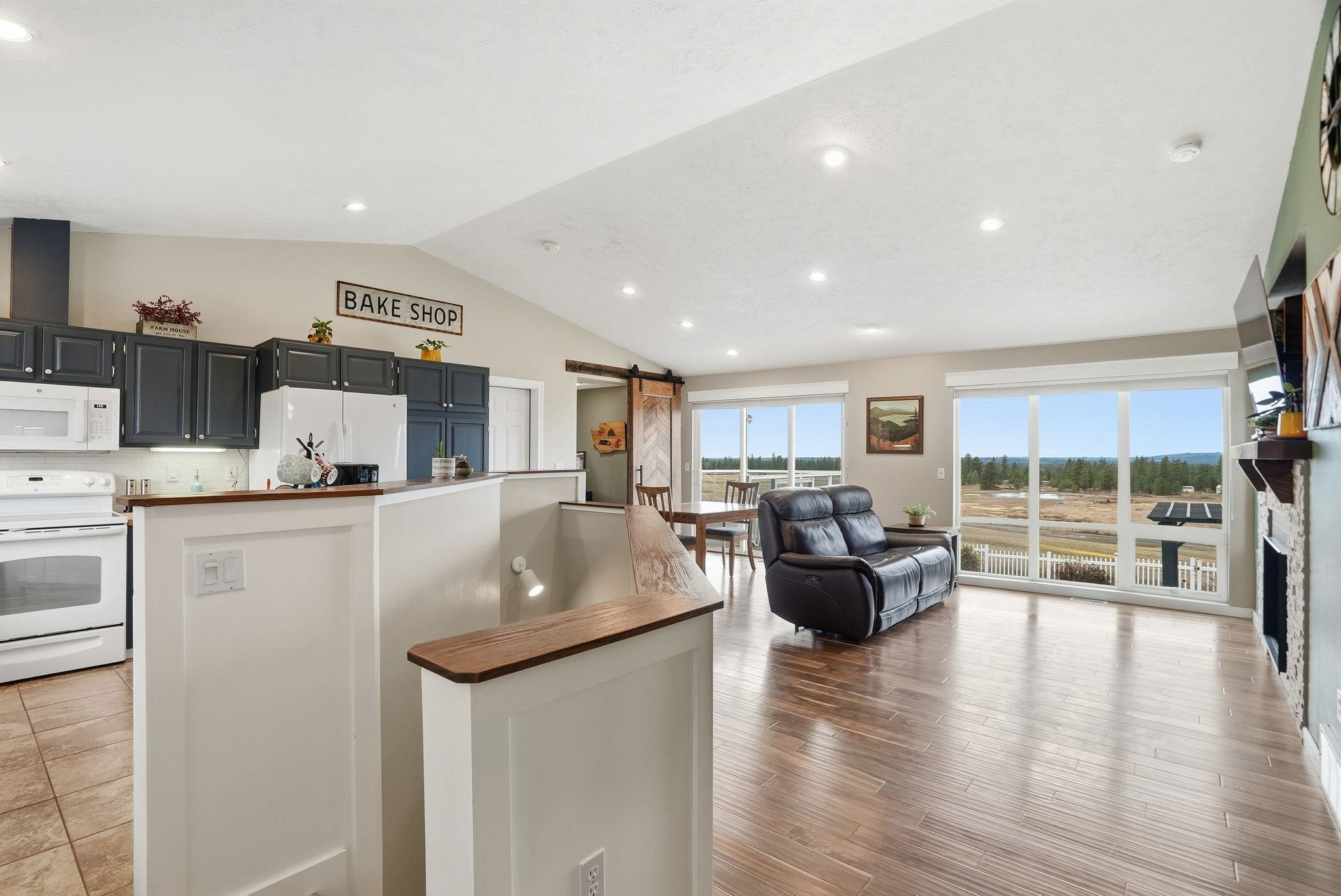 14211 South Keeney Road Spokane, WA 99224 - Photo 5 of 47