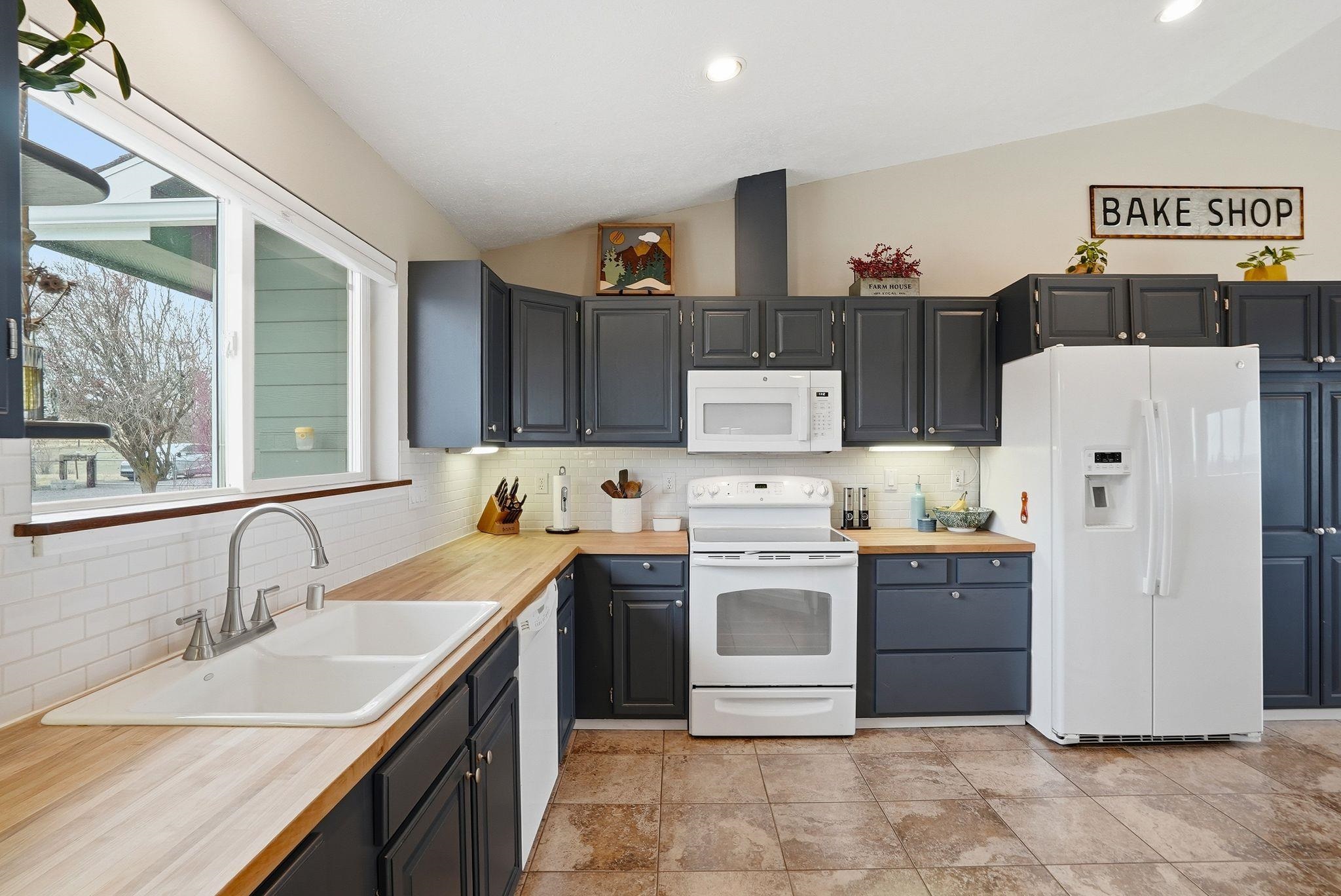 14211 South Keeney Road Spokane, WA 99224 - Photo 7 of 47