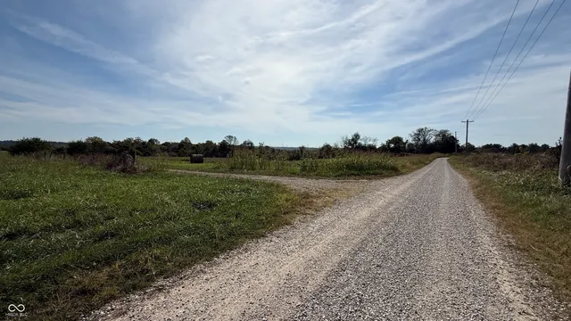 $1 | 2 East 100th Road, Worthington, IN 47471