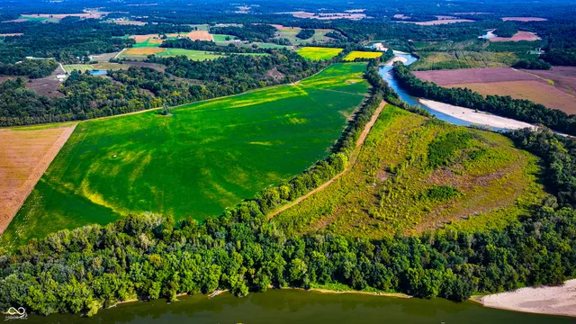 $1 | 2 East 100th Road, Worthington, IN 47471