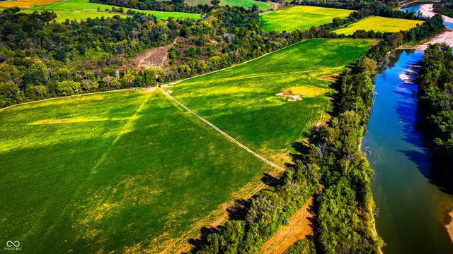 $1 | 2 East 100th Road, Worthington, IN 47471