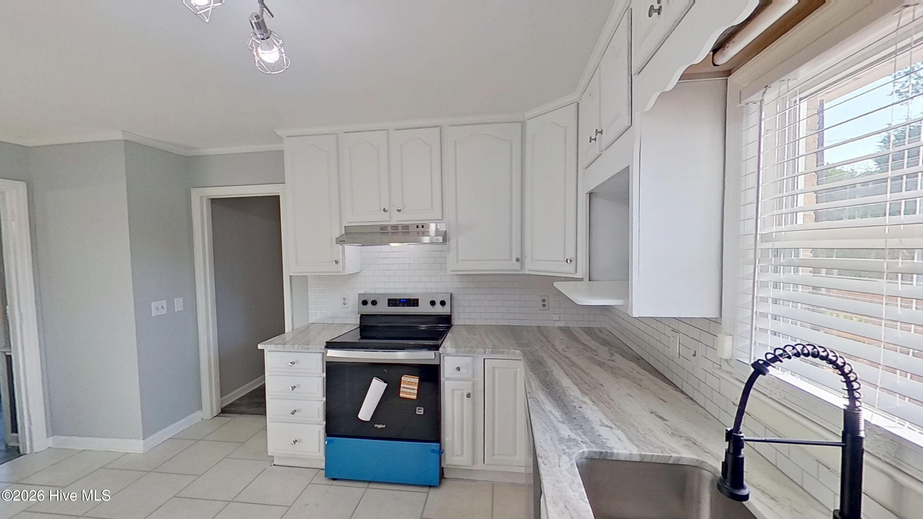 639 North College Road Wilmington, NC 28405 - Photo 4 of 25 04- 639 N College Rd