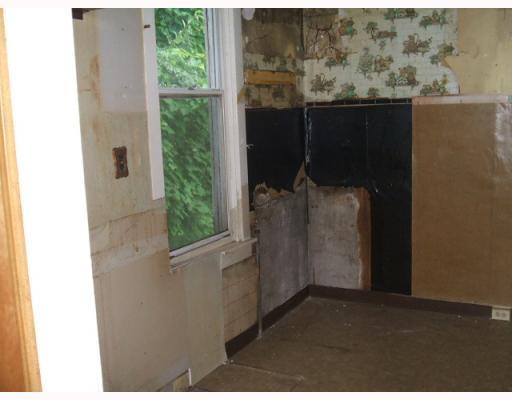 7538 Tyler Road Penn Hills, PA 15147 - Photo 5 of 8 Kitchen.