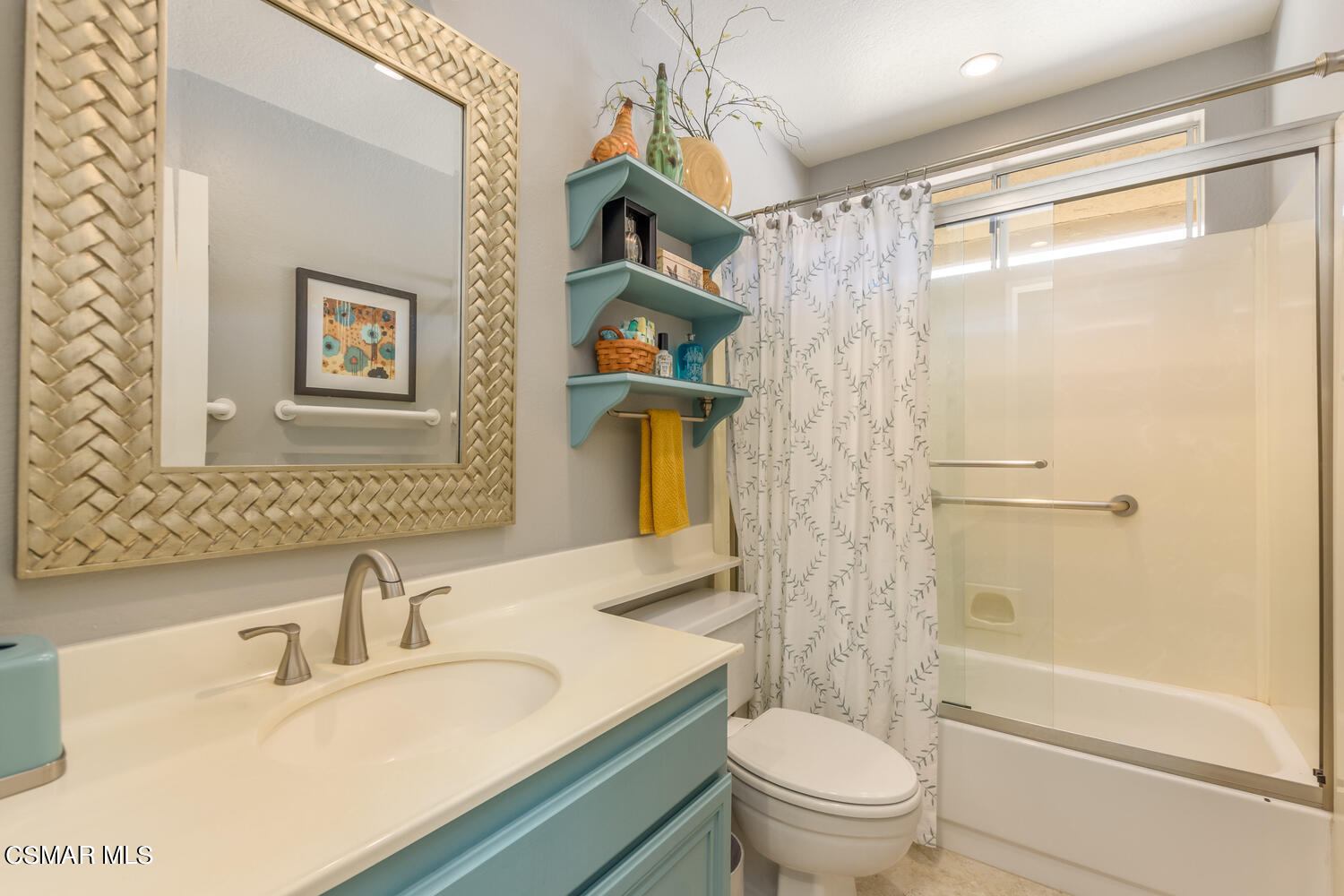 657 Galloping Hill Road Simi Valley, CA 93065 - Photo 21 of 34 a bathroom with a sink a toilet and shower