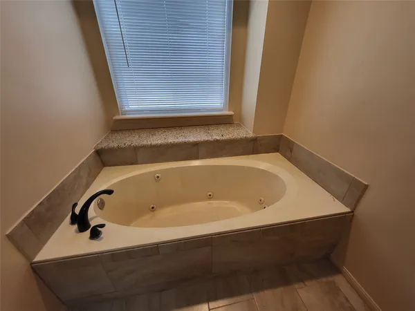 $2,500 | 7223 Yardley Drive, Katy, TX 77494