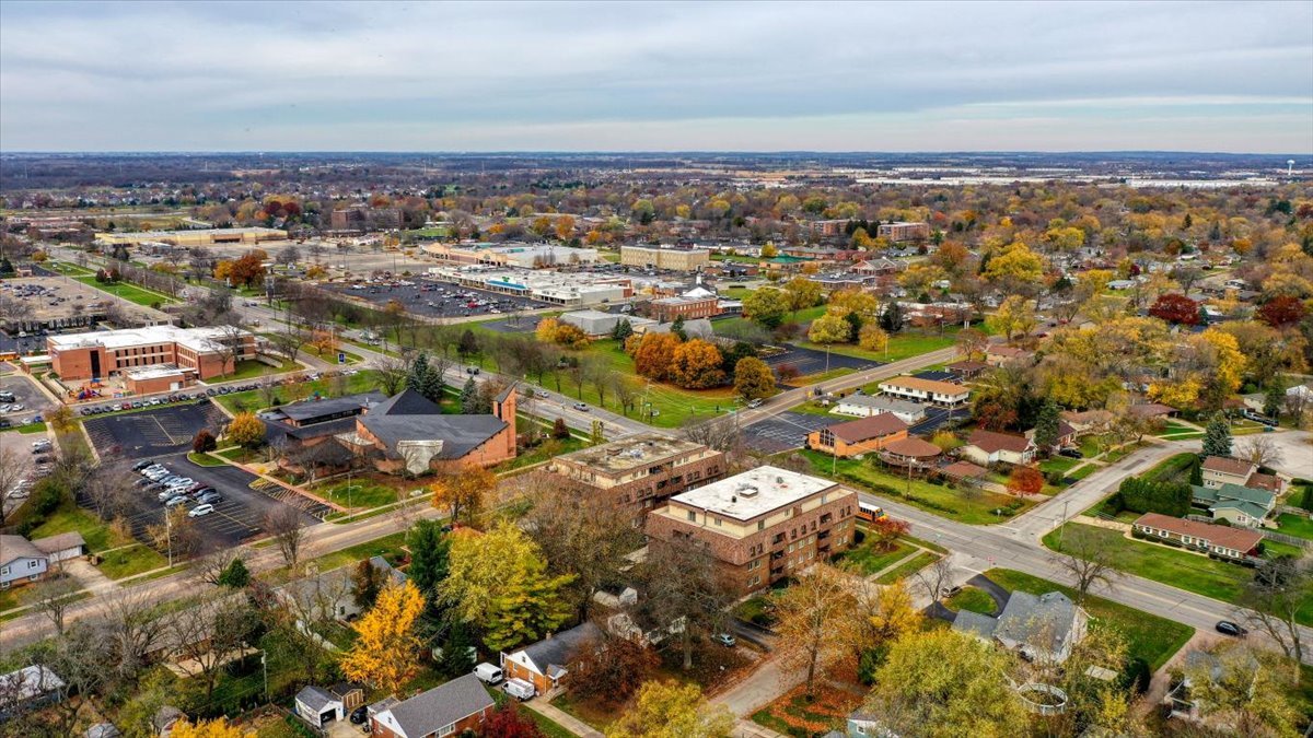 1730 West Galena Boulevard, Unit 402E Aurora, IL 60506 - Photo 2 of 26 an aerial view of multiple house