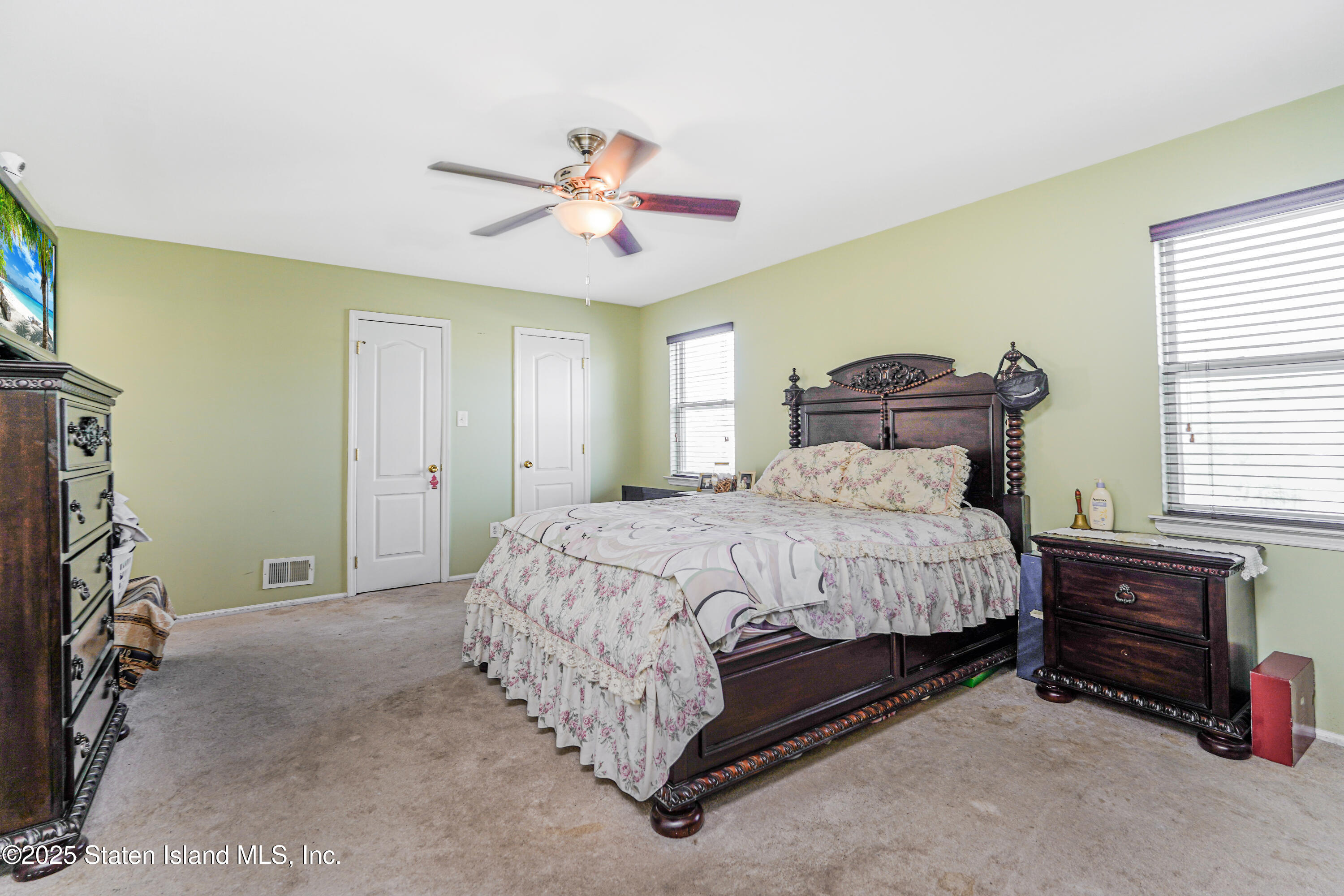 68 Erika Loop Staten Island, NY 10312 - Photo 13 of 29 Photo Apr 24 2025, 4 25 11 AM