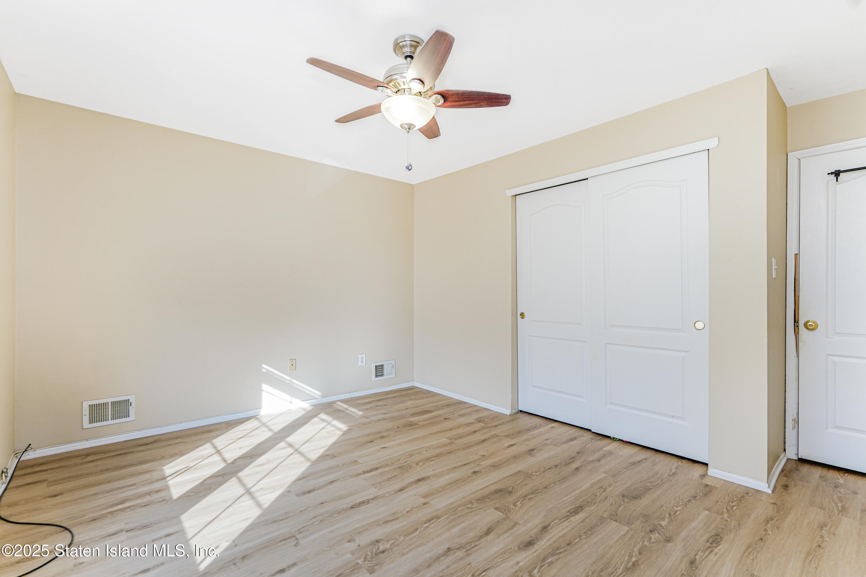 68 Erika Loop Staten Island, NY 10312 - Photo 17 of 29 Photo Apr 24 2025, 4 26 56 AM