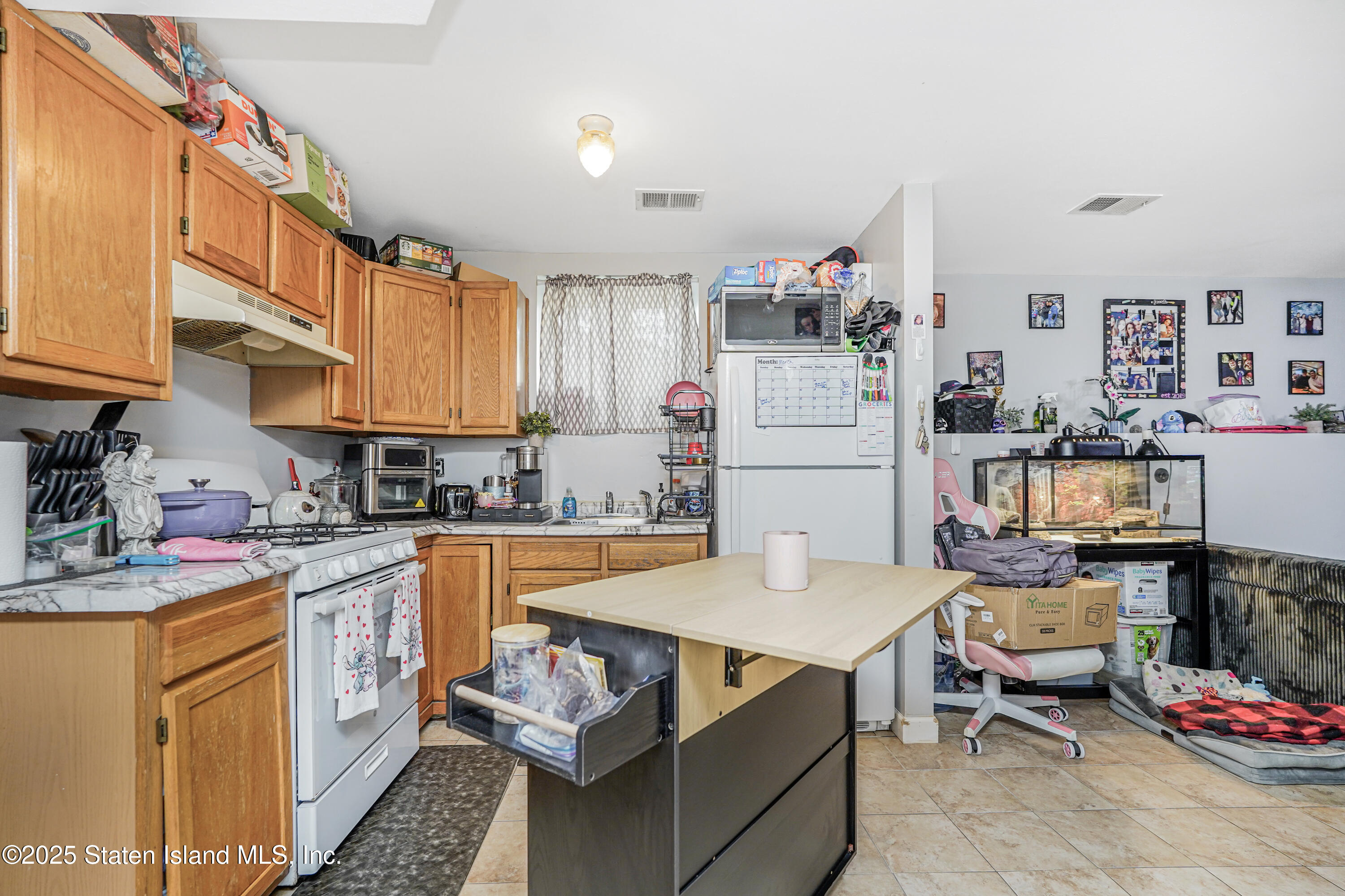 68 Erika Loop Staten Island, NY 10312 - Photo 20 of 29 Photo Apr 24 2025, 4 12 37 AM