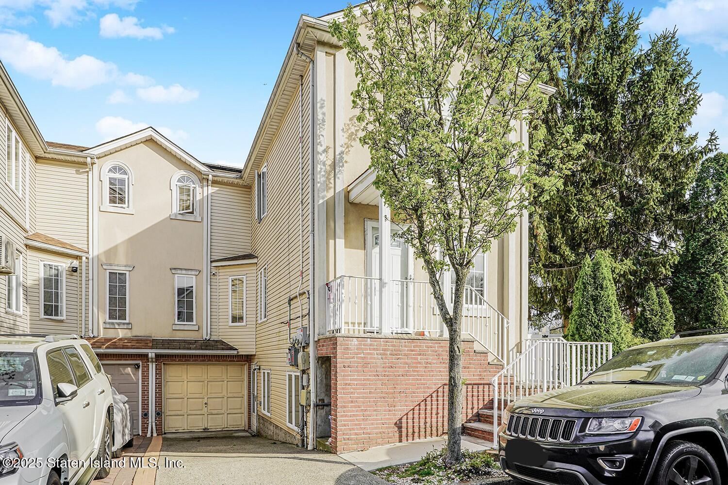 68 Erika Loop Staten Island, NY 10312 - Photo 2 of 29 Photo Apr 24 2025, 4 28 40 AM