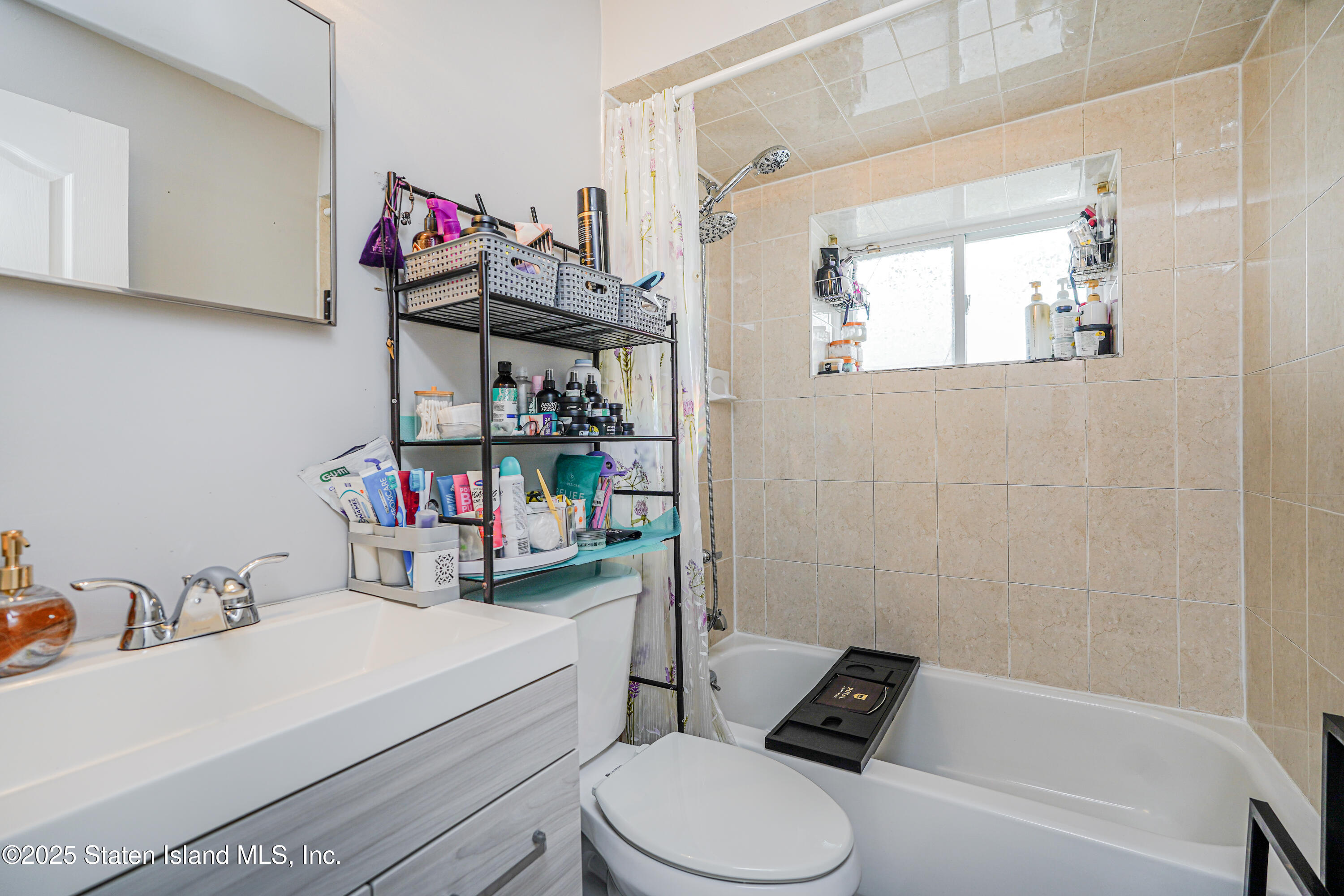 68 Erika Loop Staten Island, NY 10312 - Photo 25 of 29 Photo Apr 24 2025, 4 13 24 AM