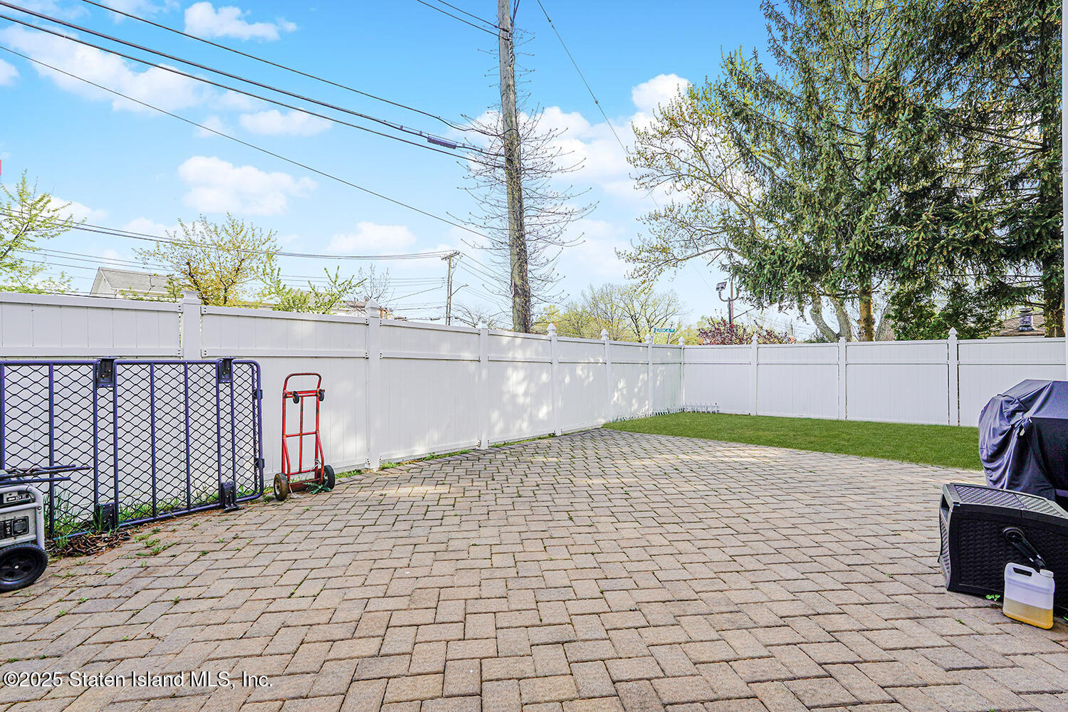 68 Erika Loop Staten Island, NY 10312 - Photo 28 of 29 Photo Apr 24 2025, 4 19 49 AM