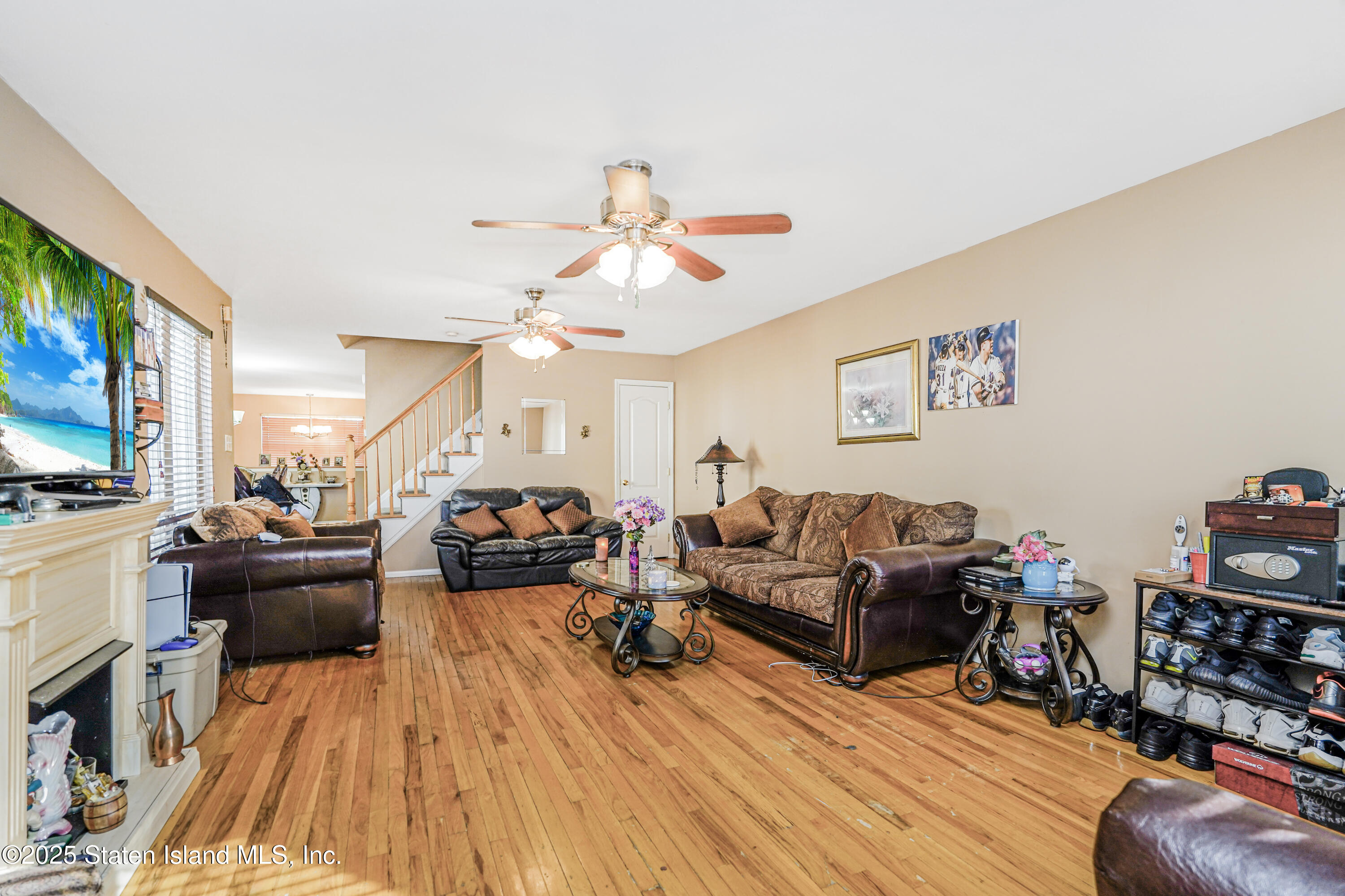 68 Erika Loop Staten Island, NY 10312 - Photo 3 of 29 Photo Apr 24 2025, 4 17 54 AM