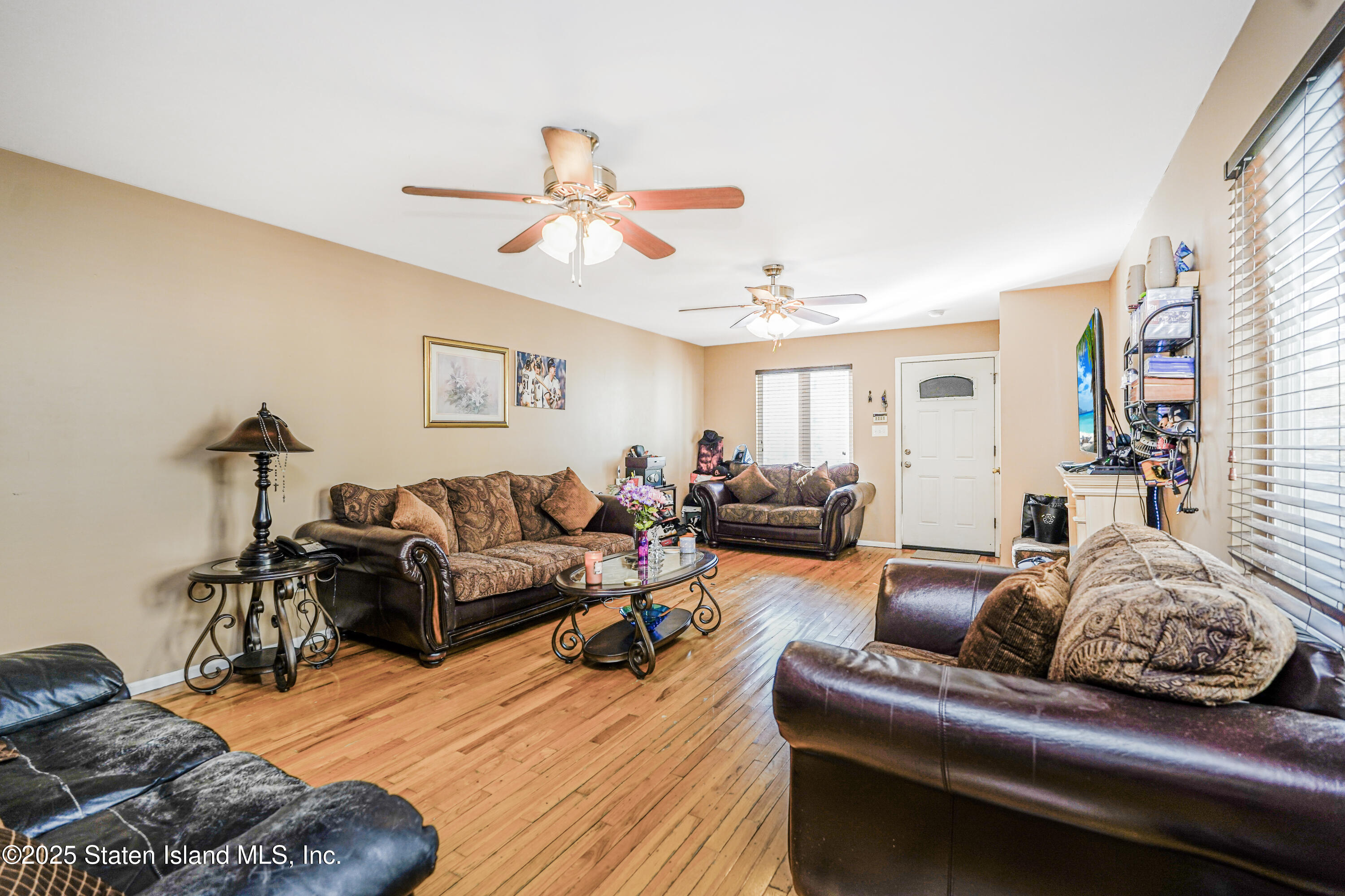 68 Erika Loop Staten Island, NY 10312 - Photo 4 of 29 Photo Apr 24 2025, 4 18 05 AM